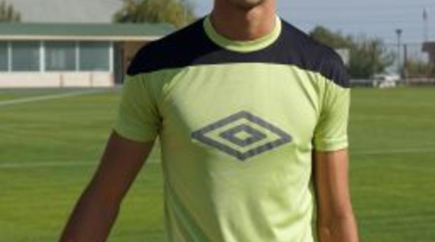 Lise &Ouml;ğrencisi Şevki &Ccedil;ınar, Geleceğin Yıldız Futbolcusu Olarak G&ouml;steriliyor