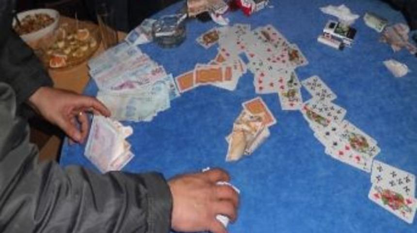 Aksaray&rsquo;da L&uuml;ks Villaya Kumar Operasyonu D&uuml;zenlendi: 8 G&ouml;zaltı