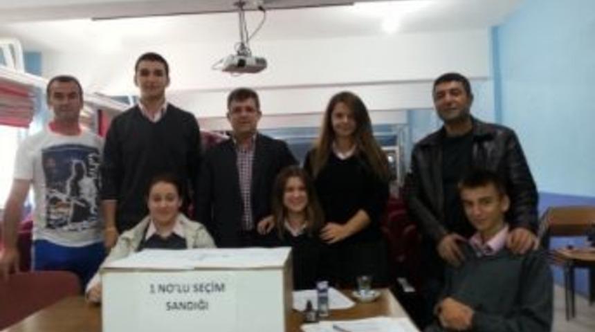 Biga Anadolu Lisesi Başkanını Seçti