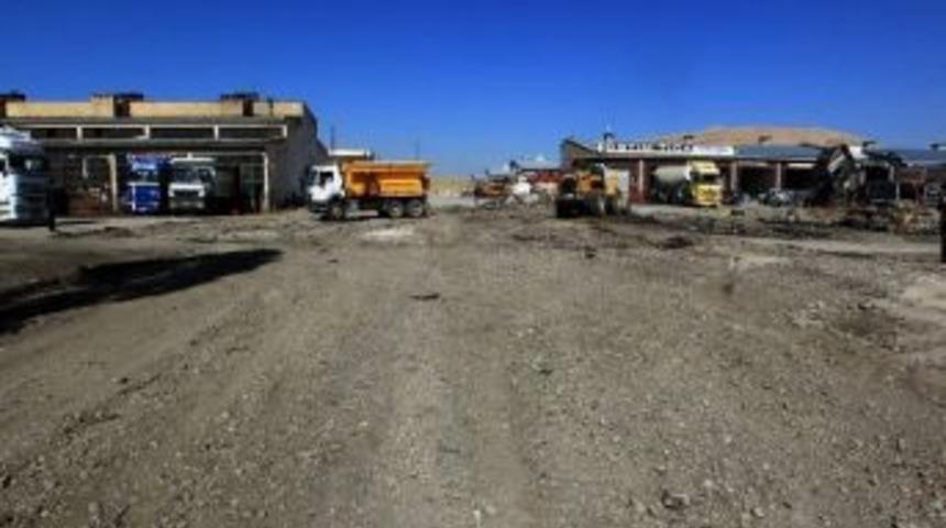 Van Belediyesi’nin Asfalt Çalışmaları Devam Ediyor