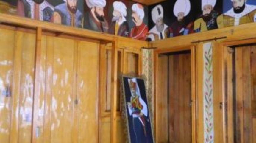 (&ouml;zel Haber) Gaziantepli Ressam Atat&uuml;rk&rsquo;&uuml;n Bug&uuml;ne Kadar &Ccedil;alışılmayan Bir Fotoğrafını Resmetti