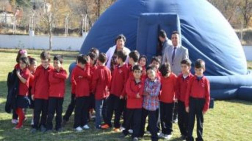 &Ouml;zel Erciyes Koleji &Ouml;ğrencilerine Uzay &Ccedil;adırı G&ouml;sterisi