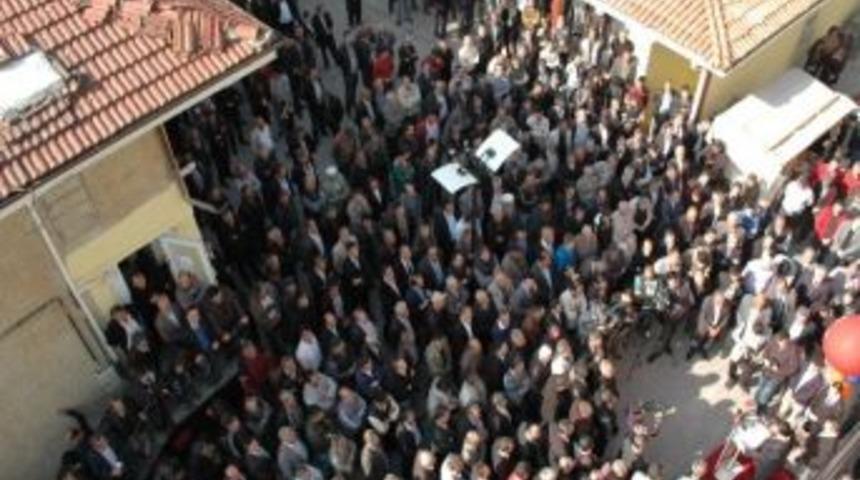 Miting Gibi Adaylık A&ccedil;ıklaması