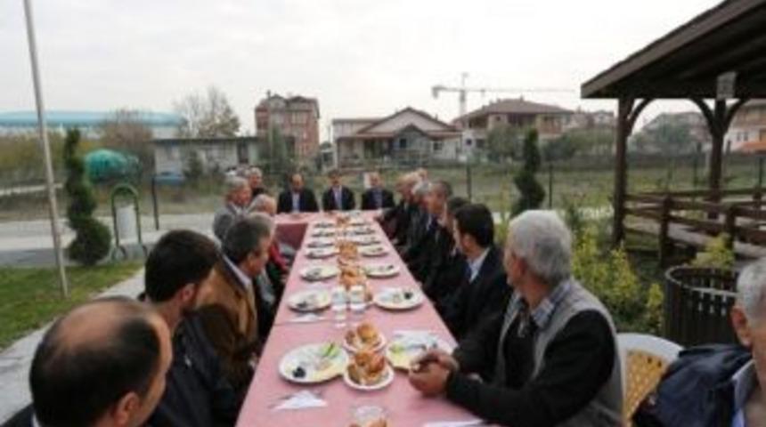 Yusuf Alemdar Esnaflarla Kahvaltıda Buluştu