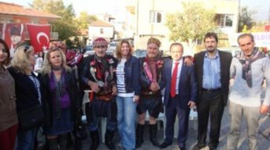 Chp'li Akdemir'e Buca'lı Y&ouml;r&uuml;klerden Tam Destek