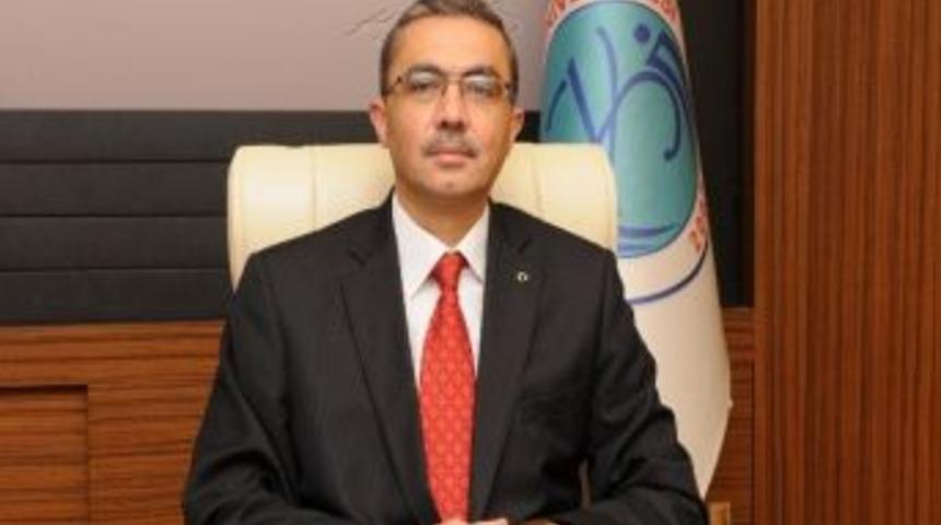 Rekt&ouml;r G&uuml;ven&ccedil;&rsquo;in Kızılay Haftası Kutlama Mesajı