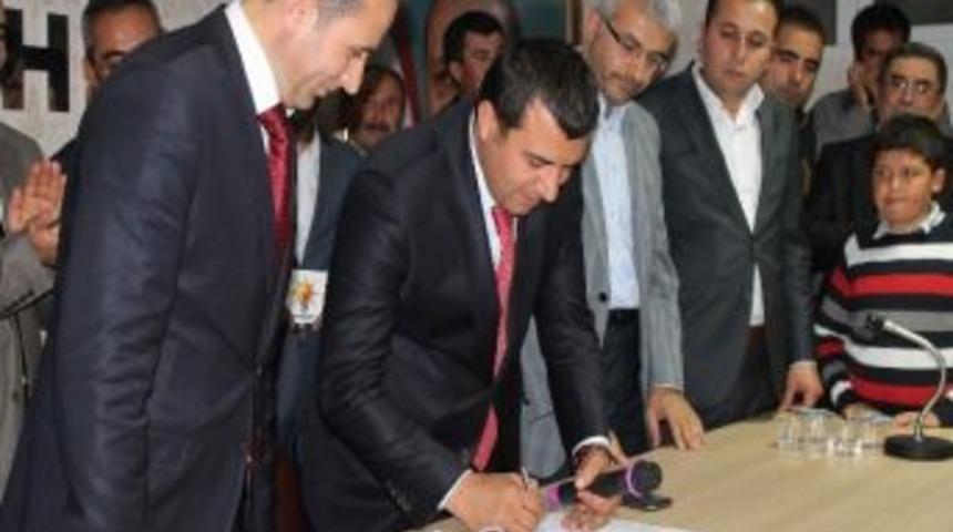 Ak Parti Belediye Başkan Aday Adayı Aydın Kahraman Adaylık Başvurusunu Yaptı