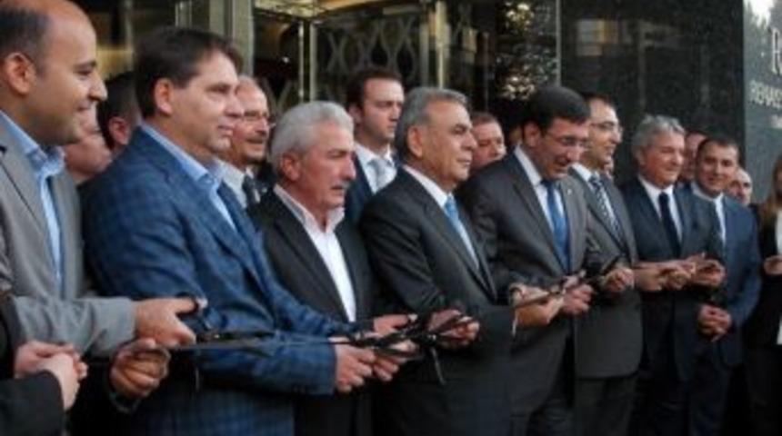 Renaıssance İzmir'i Bakan A&ccedil;tı