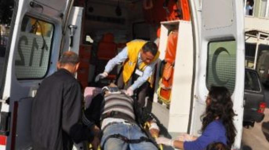 G&ouml;lbaşı Malatya Karayolunda Kaza: 3 Yaralı