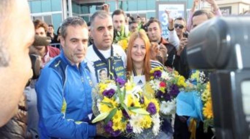 Fenerbah&ccedil;e&rsquo;ye Yalova&rsquo;da Sevgi Seli