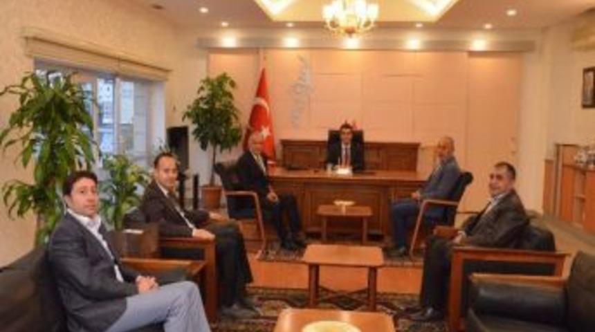 Vali D&uuml;zg&uuml;n Kayserispor Y&ouml;netimini Kabul Etti