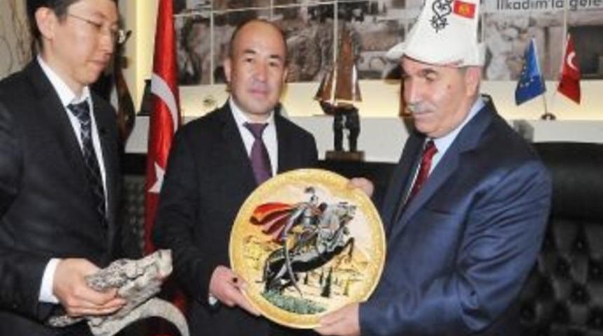 İlkadım, Lenin İle Kardeş Oldu