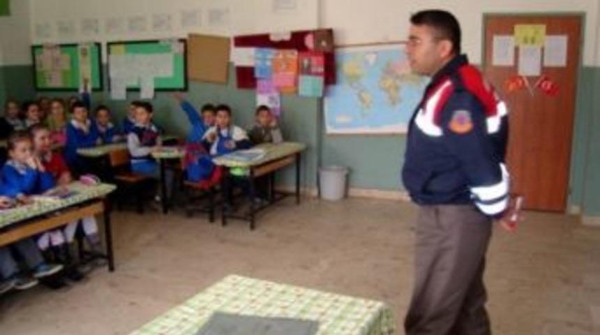 Jandarmadan &Ouml;ğrencilere Trafik Dersi