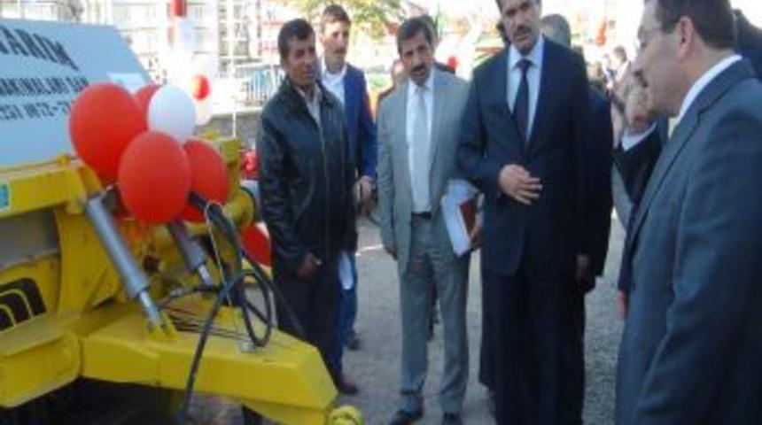 334 &Ccedil;ift&ccedil;iye Makine Ekipmanı Dağıtıldı