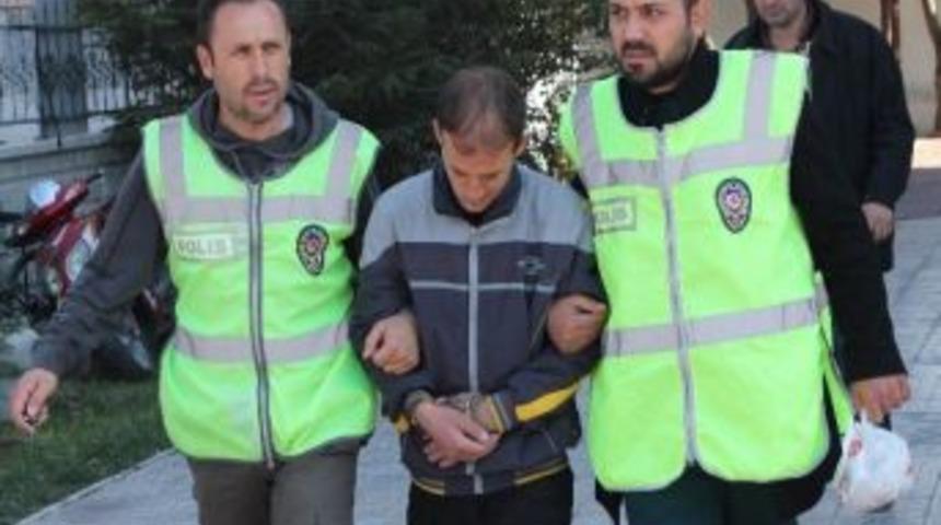 Uslanmaz Hırsız Bu Kez Yardım Kutusunu &Ccedil;aldı