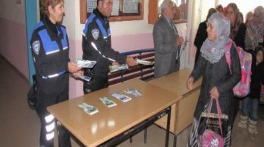 Polis Tiyatro İle Dolandırıcılık Olaylarına Karşı Uyardı