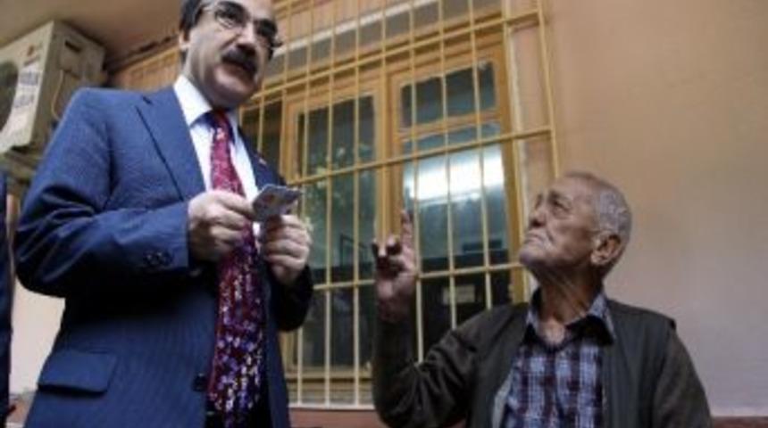 Dilenci Valiyi Tanımayınca