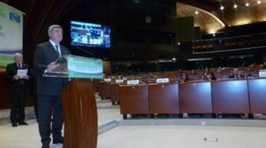 T&uuml;rkiye'ye İlk Kez Avrupa'dan Roman &Ouml;d&uuml;l&uuml;