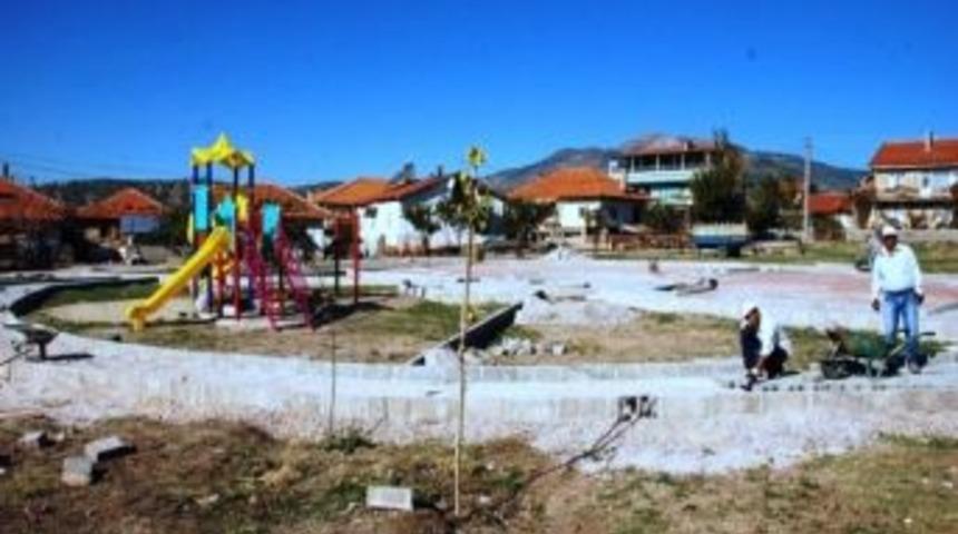 Gediz&rsquo;in Muhipler Mahallesine Yaşam Alanı Yapılıyor