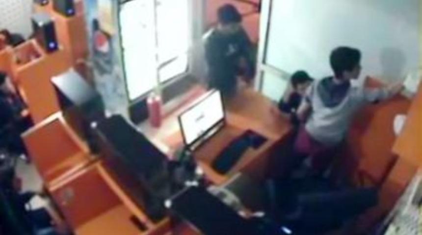 Sadaka Kutusu &Ccedil;alan Hırsız Tutuklandı