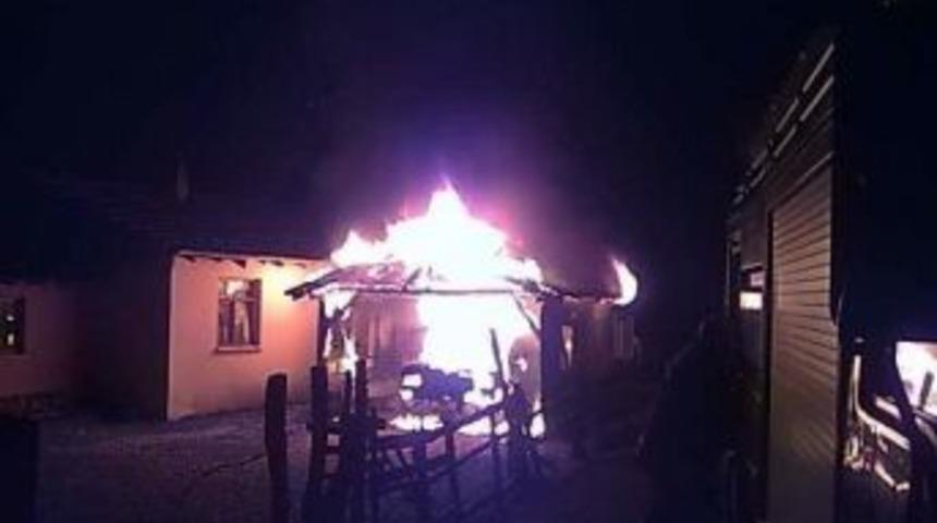 Park Halindeki Otomobil Yandı