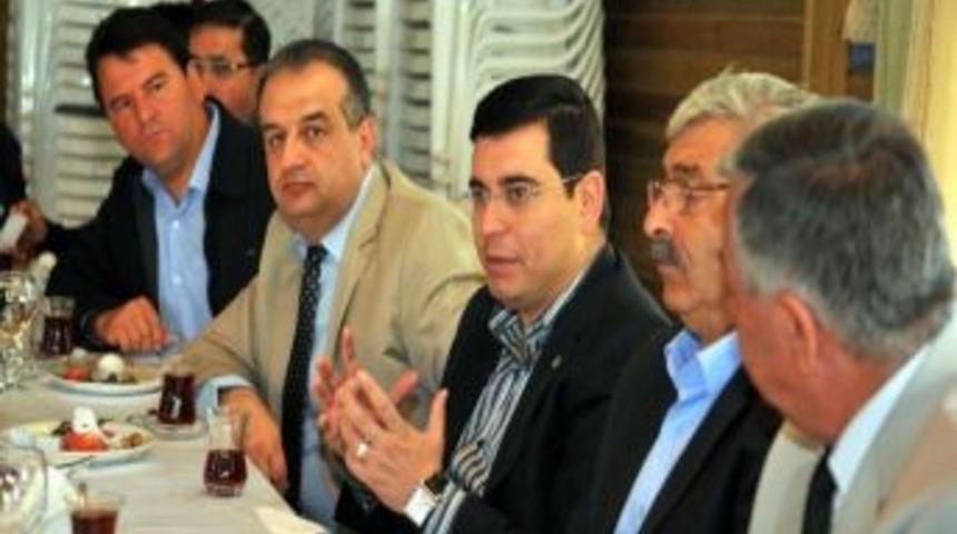 Başkan T&uuml;t&uuml;nc&uuml; Atakent Sitesi Sakinleriyle Bir Araya Geldi