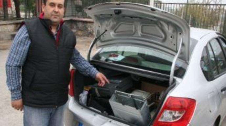 S&uuml;per Marketten &Ccedil;aldıkları Yazar Kasayı Boş &Ccedil;ıkınca Attılar