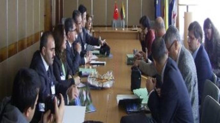 D&uuml;zce İl Milli Eğitim M&uuml;d&uuml;rl&uuml;ğ&uuml; 15 Ab Ve Marka Projesini S&uuml;rd&uuml;r&uuml;yor