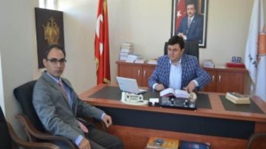 Kula İl&ccedil;e Emniyet M&uuml;d&uuml;r&uuml;'nden Ak Parti&rsquo;ye Ziyaret