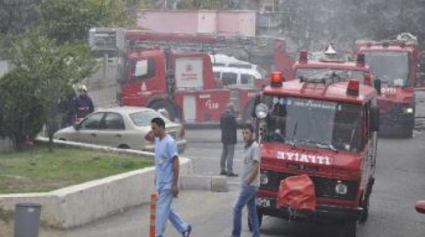 Şişli Etfal Hastanesi&rsquo;nin &Ccedil;&ouml;p Deposunda Yangın
