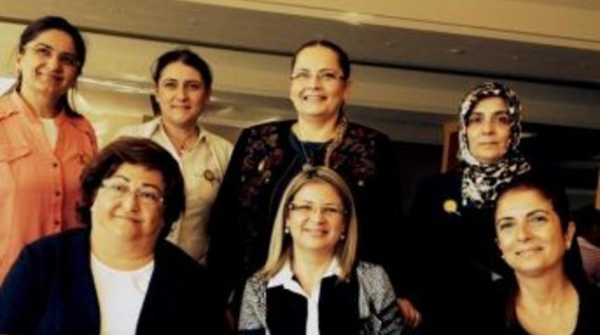 Ak Parti Antalya İl Kadın Kollarından Akşit'e Ziyaret