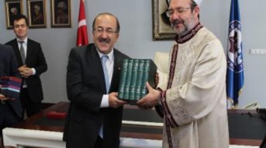 Diyanet İşleri Başkanı G&ouml;rmez'den Trabzon Belediye Başkanı G&uuml;mr&uuml;k&ccedil;&uuml;oğlu'na Ziyaret
