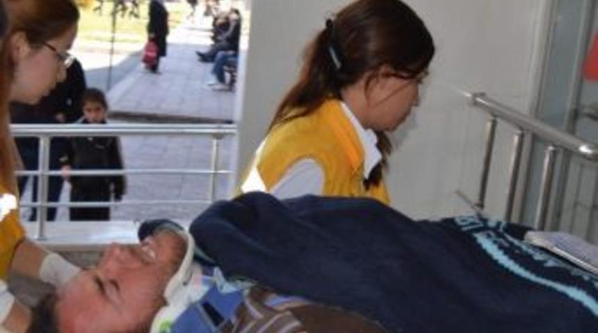 Minareden D&uuml;şen Usta Yaralandı