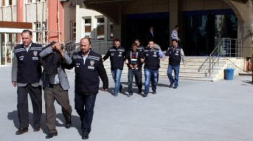 Gaziantep'te 169 Bin Tl &Ccedil;aldığı İddia Edilen Ş&uuml;pheliler Yakalandı