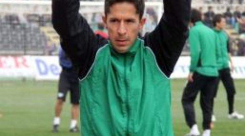 Akhisar Belediyespor'a Kaptan Emrah Eren'den K&ouml;t&uuml; Haber