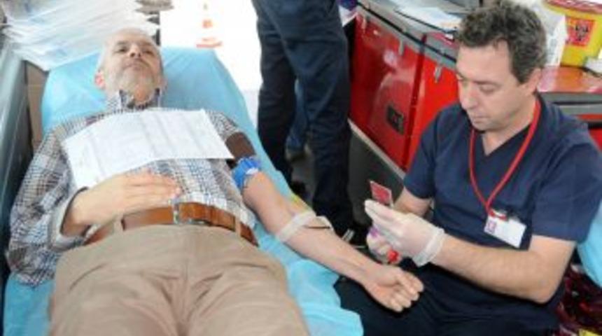 Kızılay Manisa'da Yıllık Kan Toplama Hedefine Ulaştı