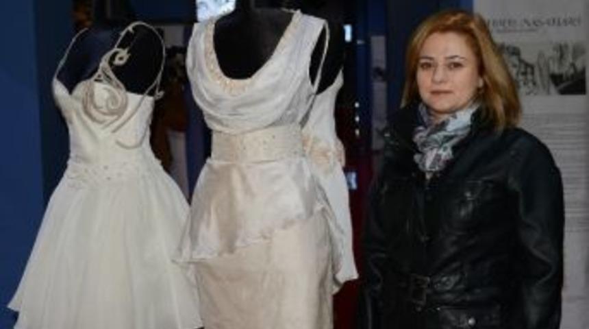 Masallardaki Kadınlara İpeksi Elbiseler