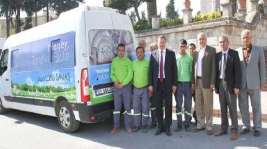 Bu Ekip Sadece Cami Ve Ibadethaneleri Temizliyor