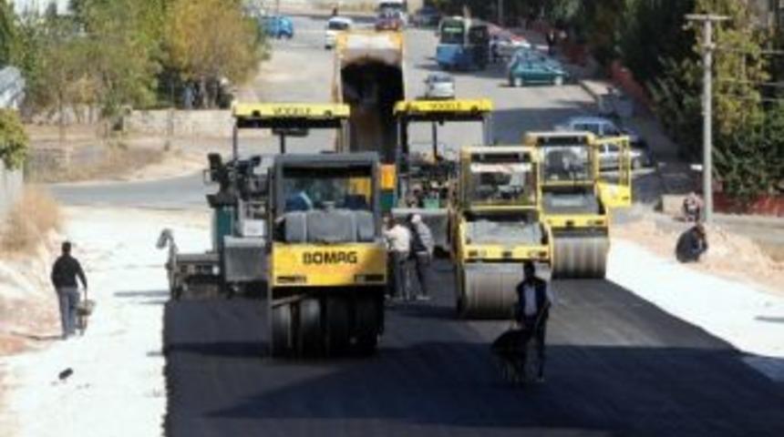 Şehitkamil Belediyesi&rsquo;nden G&uuml;venevler Mahallesine Sıfır Asfalt &Ccedil;alışması