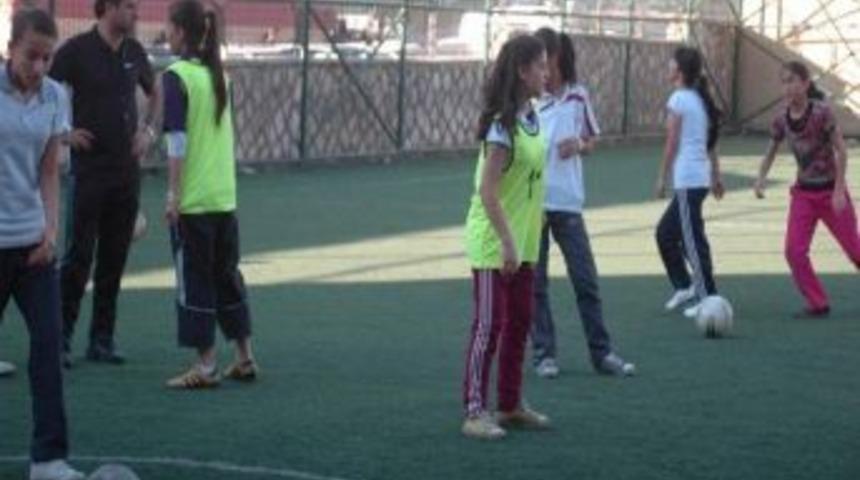 Siirt Hasbey Bayan Futbol Takımı Sezonun İlk Maçına Çıkıyor