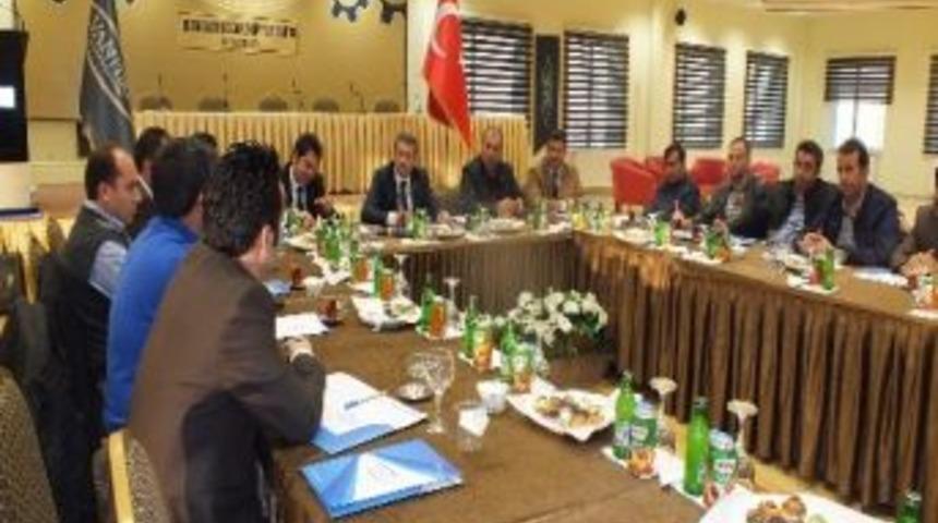 Eğitim Sorunları Sekt&ouml;r Toplantısında Konuşuldu