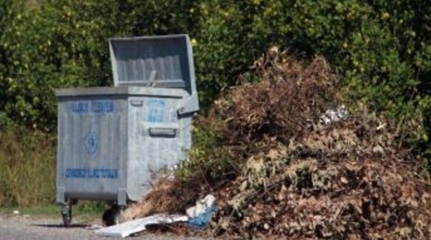 Yeni Doğmuş Bebeği Eteğe Sarıp &Ccedil;&ouml;pe Attılar