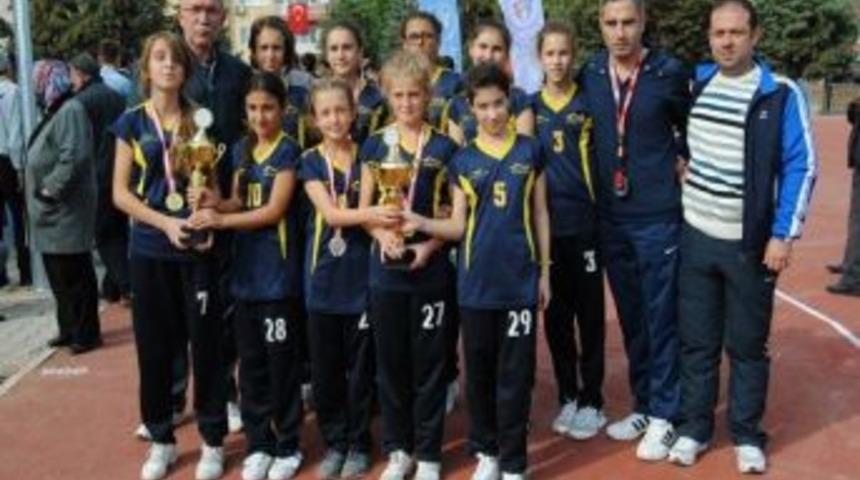 Erdekli Kızlar İl Şampiyonu Oldu