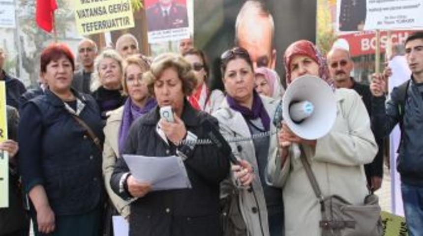 ADD'liler Tepki Eyleminde &lsquo;Andımız&rsquo;ı Kağıttan Okudu