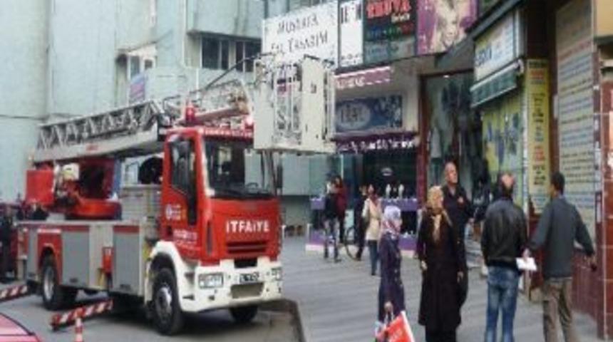 Kırılan Cam İtfaiye Ekipleri Tarafından Alındı