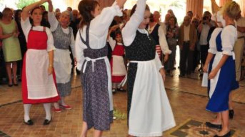 Alanyalı Yabancılar 'Sanat D&uuml;nyanın Ortak Dili' Sergisinde Buluştu