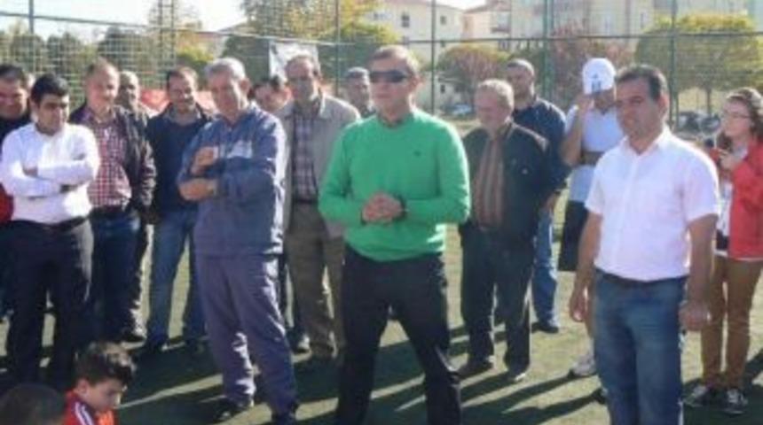 Tanju &Ccedil;olak, Boz&uuml;y&uuml;k Futbol Akademisi'ni Ziyaret Etti