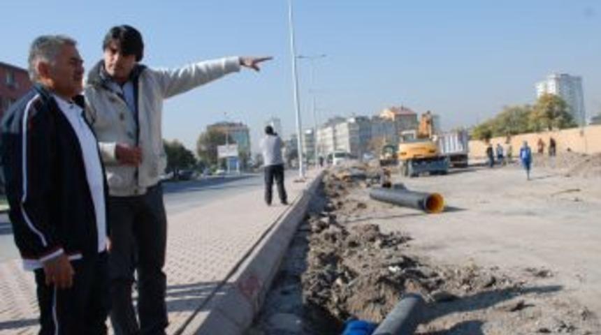 Nuh Naci Yazgan Caddesi'nde Yol D&uuml;zenleme Ve Yenileme &Ccedil;alışması