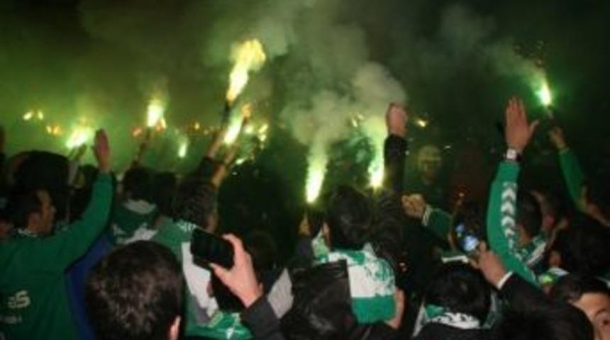 Bursaspor Ve Fenerbah&ccedil;e Kafilesi Stadyuma Geldi