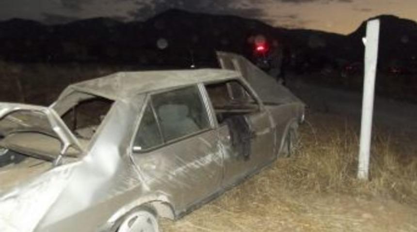 Otomobil Şarampole Devrildi: 4 Yaralı